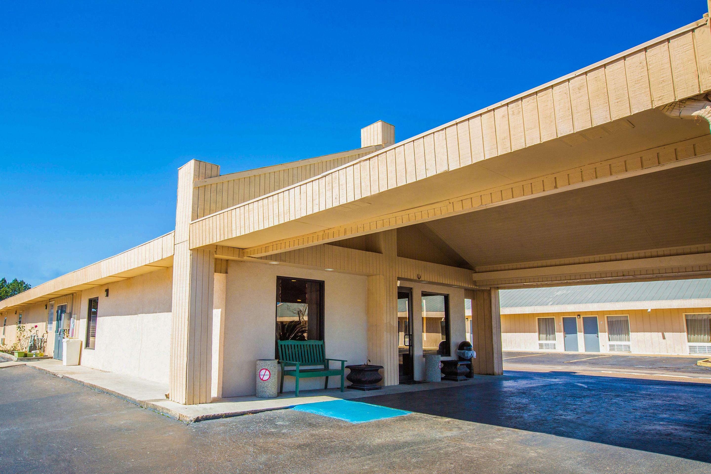 Rodeway Inn & Suites Brookhaven Extérieur photo