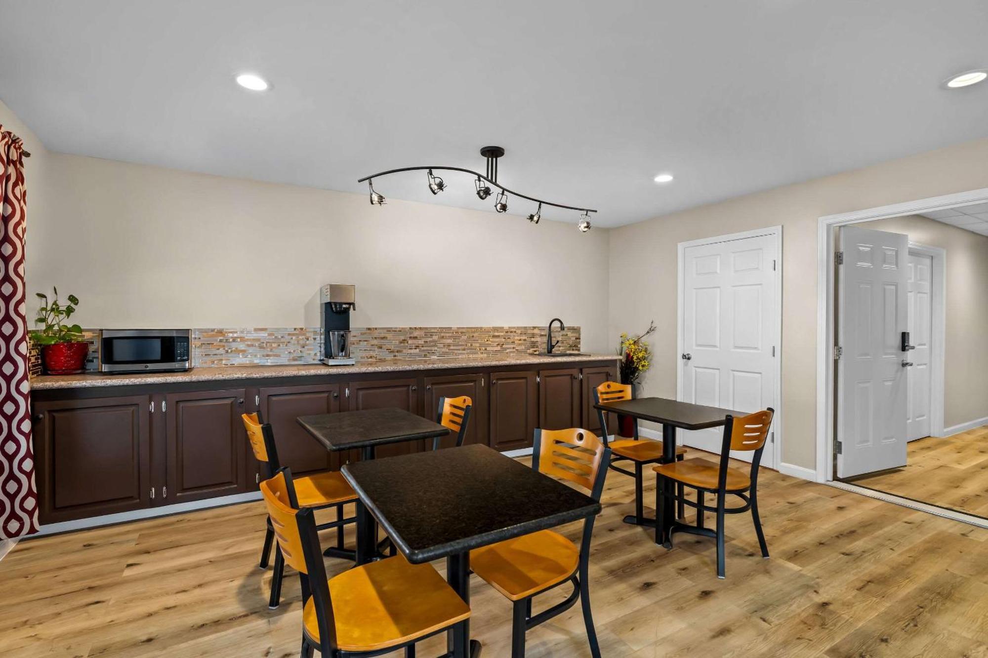 Rodeway Inn & Suites Brookhaven Extérieur photo
