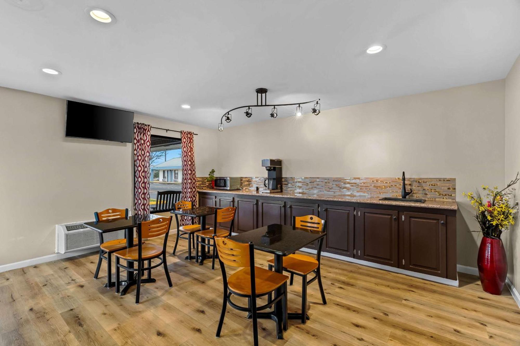 Rodeway Inn & Suites Brookhaven Extérieur photo