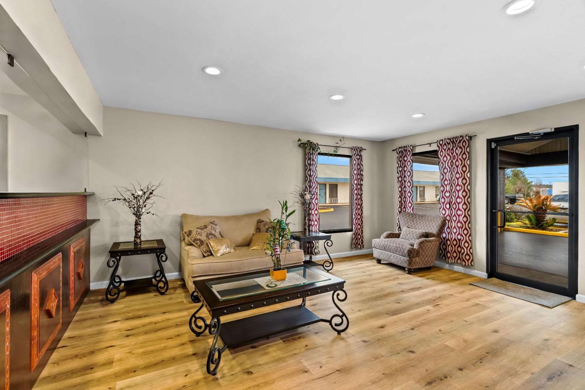 Rodeway Inn & Suites Brookhaven Extérieur photo