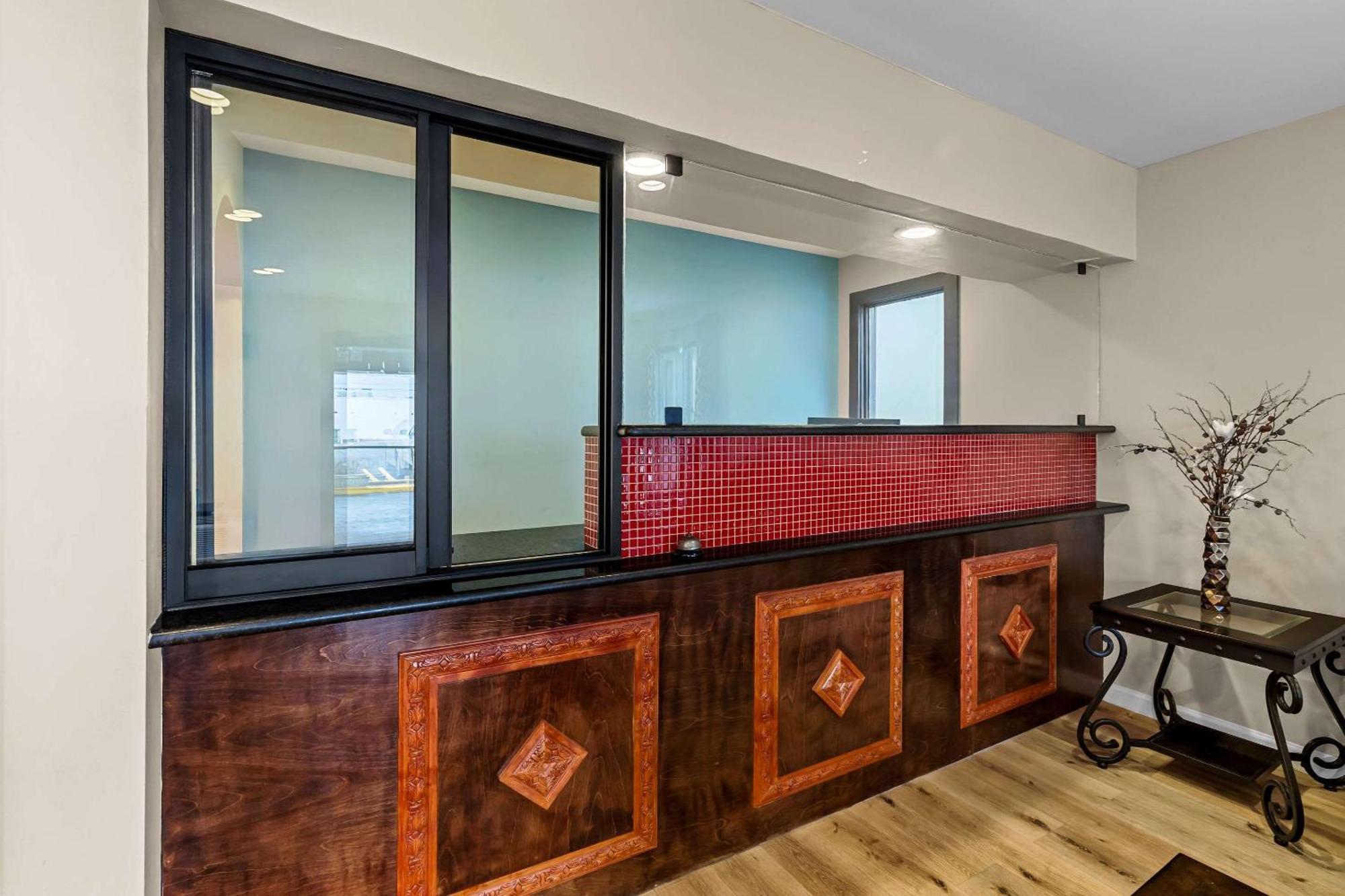 Rodeway Inn & Suites Brookhaven Extérieur photo