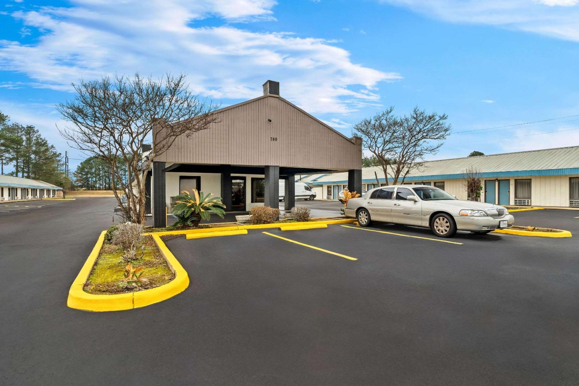 Rodeway Inn & Suites Brookhaven Extérieur photo