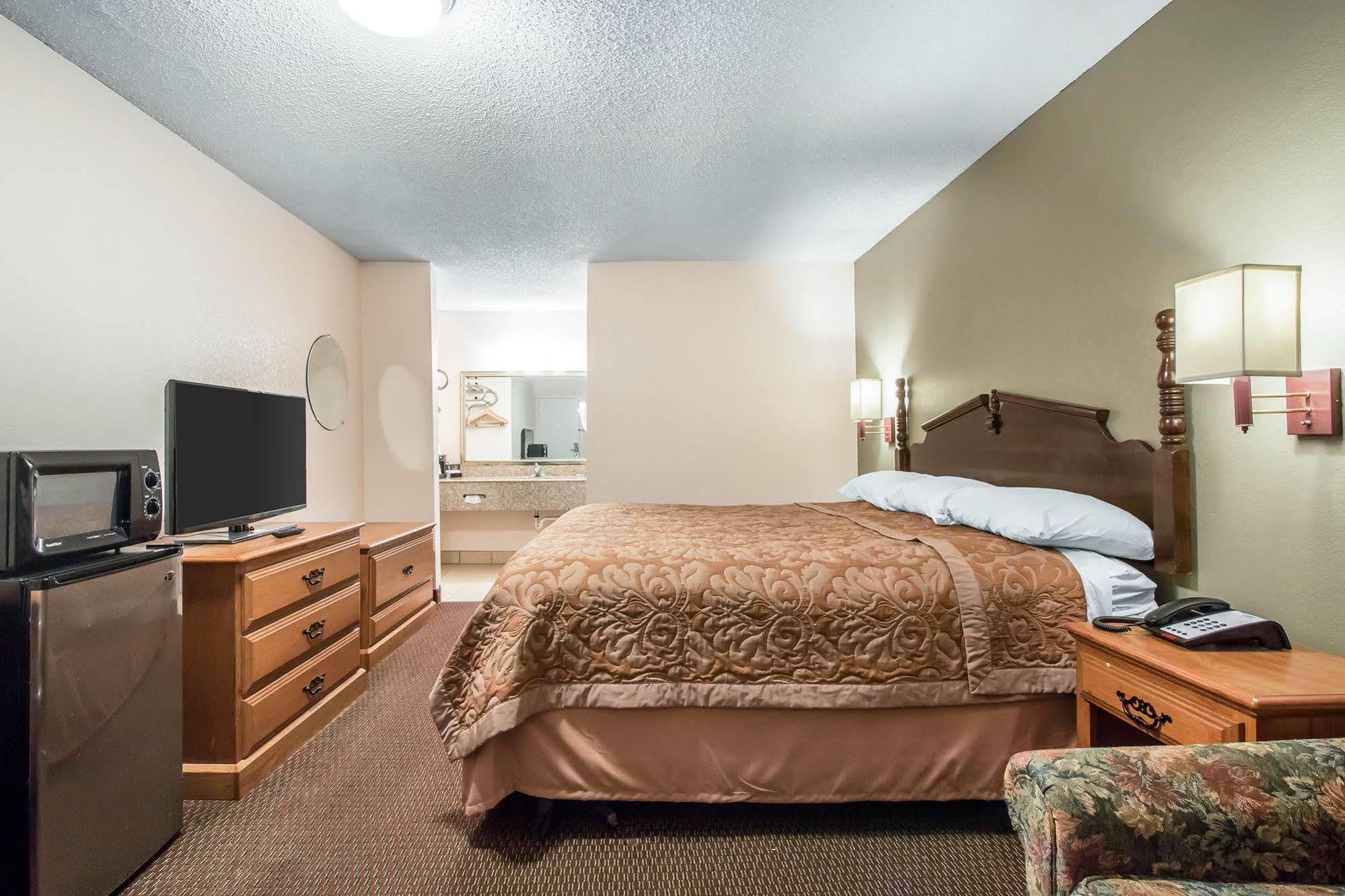 Rodeway Inn & Suites Brookhaven Extérieur photo