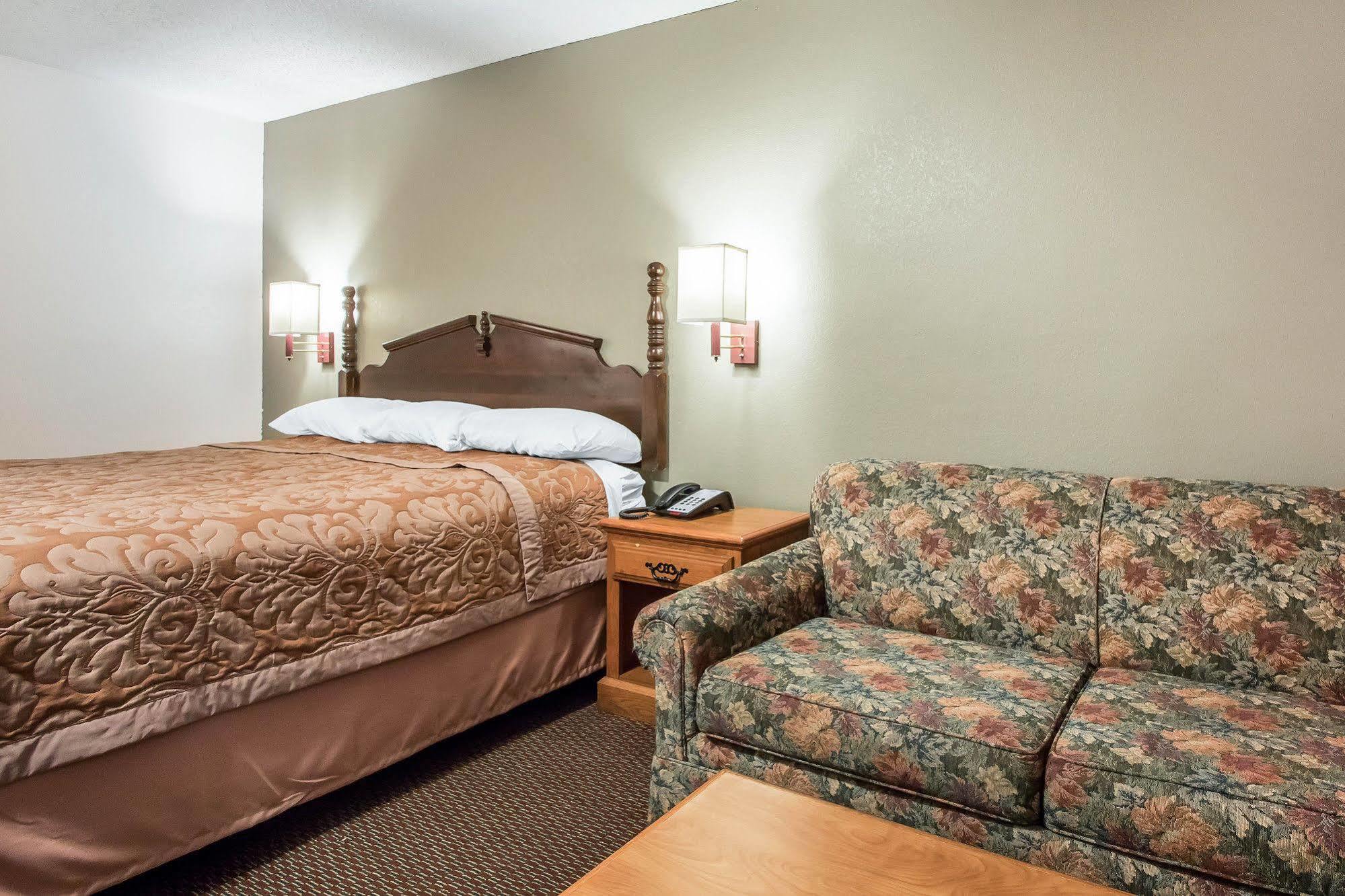 Rodeway Inn & Suites Brookhaven Extérieur photo