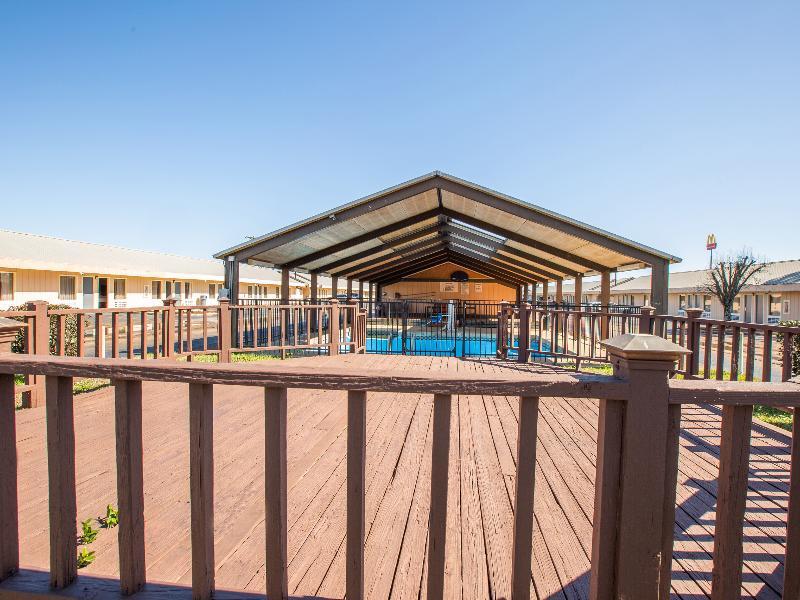 Rodeway Inn & Suites Brookhaven Extérieur photo