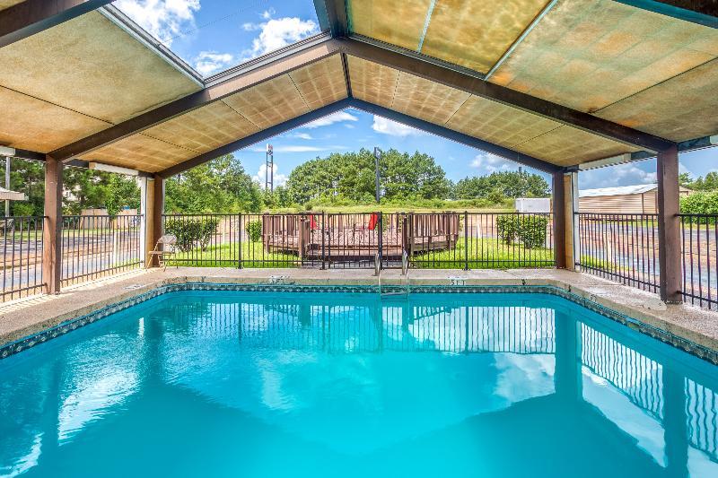 Rodeway Inn & Suites Brookhaven Extérieur photo